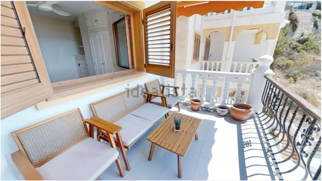 Royal Beach - Appartment With Sea View & Terrace Фаро-де-Куйєра Екстер'єр фото
