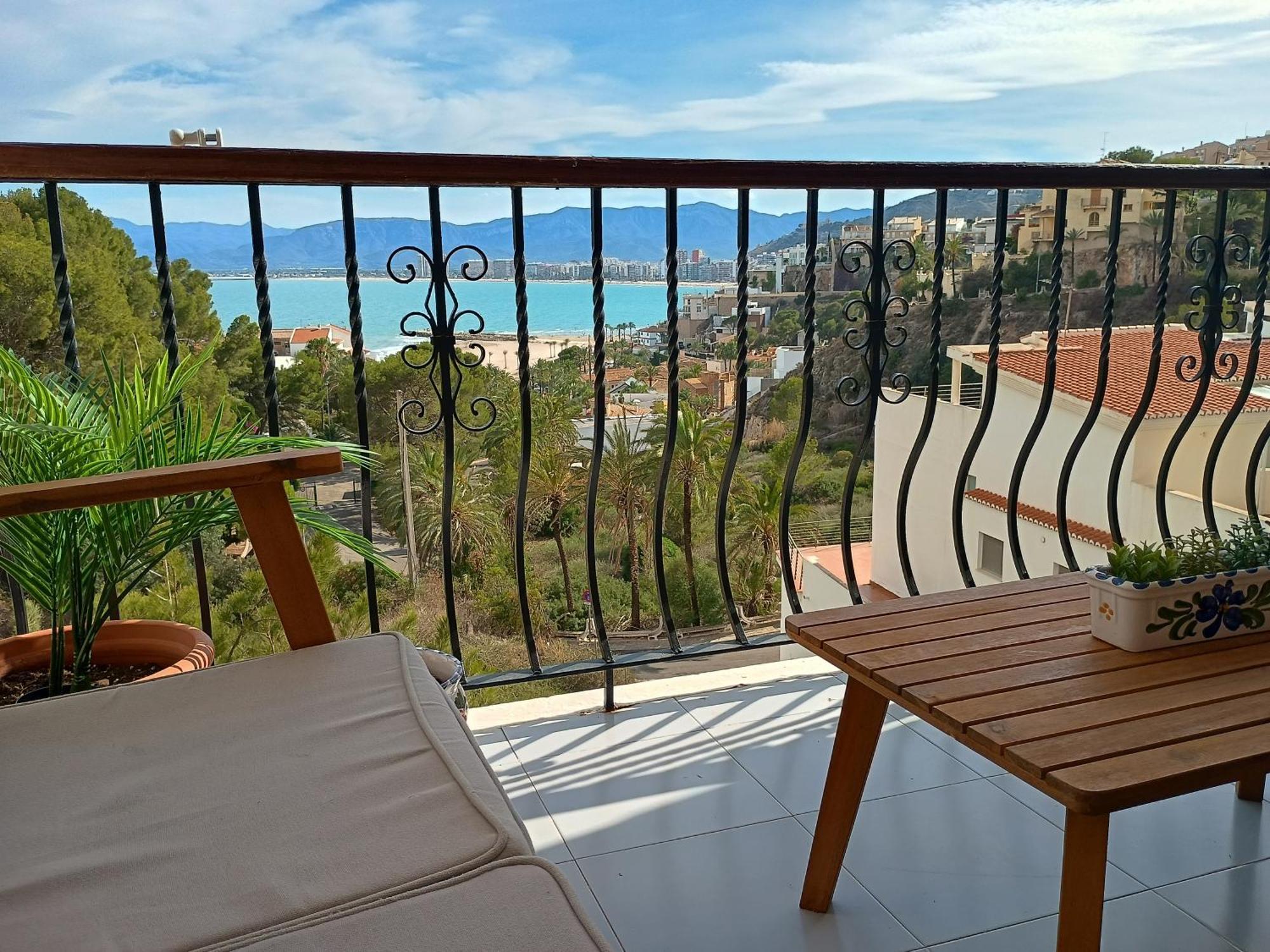 Royal Beach - Appartment With Sea View & Terrace Фаро-де-Куйєра Екстер'єр фото